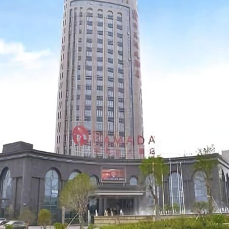 Отель Ramada Yangzhou Baoying Экстерьер фото
