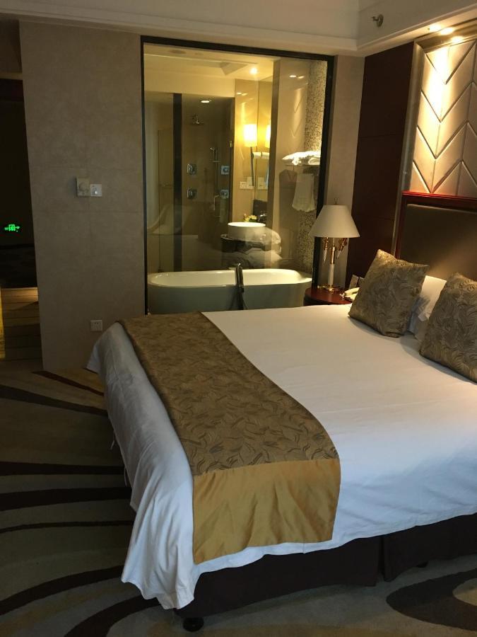 Отель Ramada Yangzhou Baoying Экстерьер фото