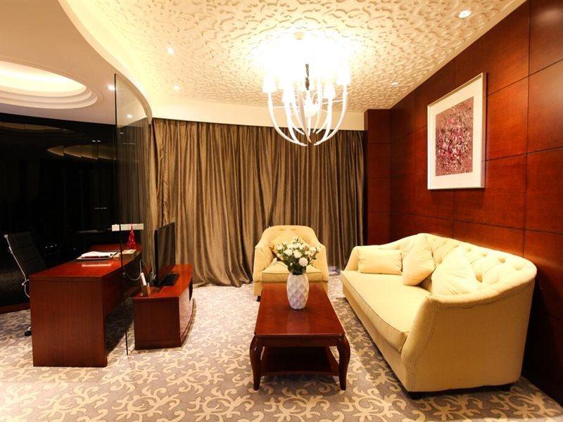 Отель Ramada Yangzhou Baoying Экстерьер фото